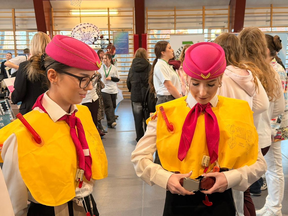 Młodzi elblążanie ruszyli po wybór swojej przyszłej szkoły [GALERIA ZDJĘĆ]