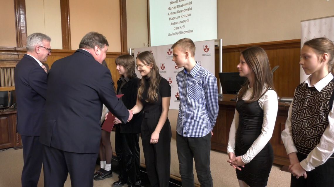 Młodzi elblążanie z miejskim stypendium [WIDEO]