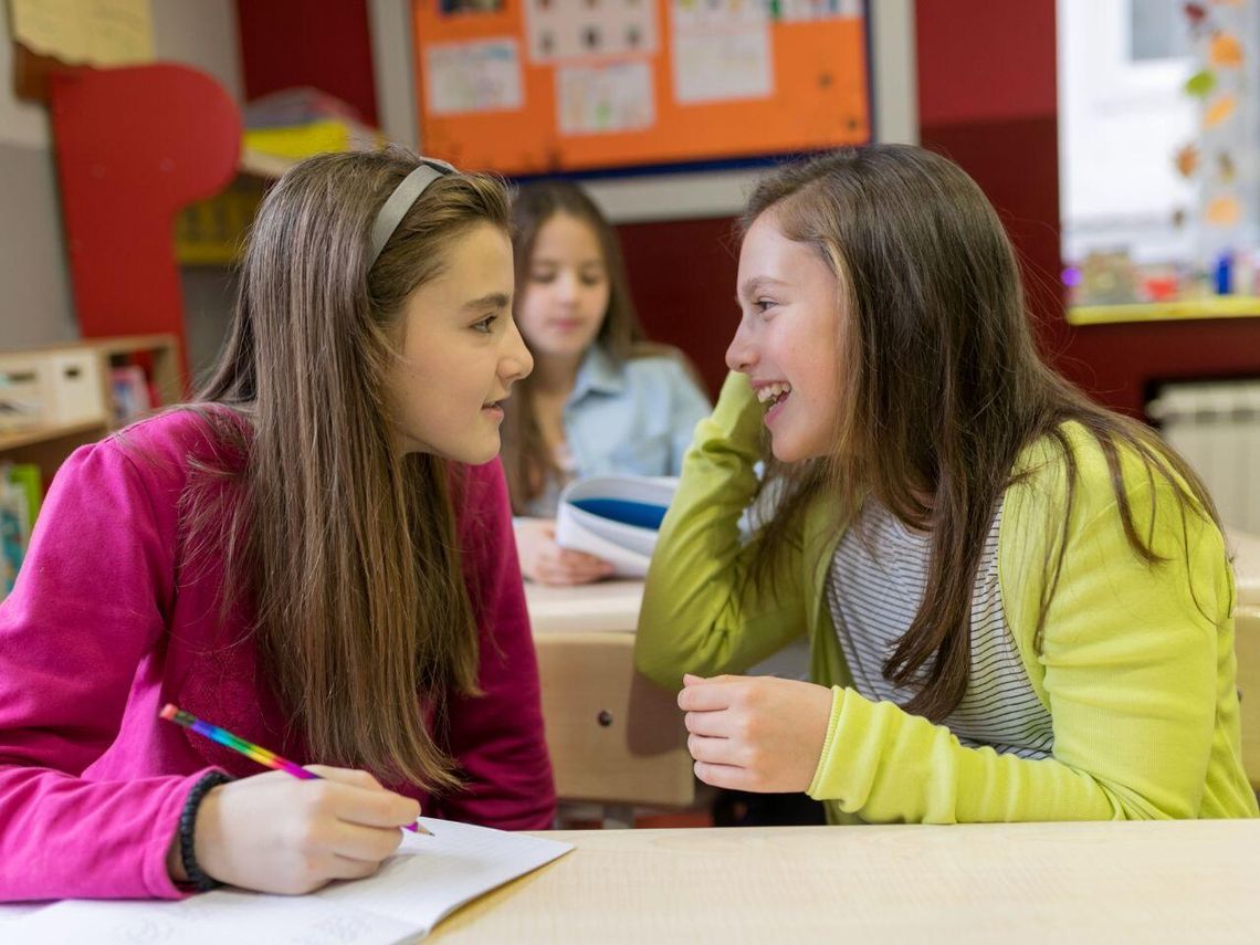 Młodzieżowe Słowo Roku 2025. Jak mówi dzisiejsza młodzież?