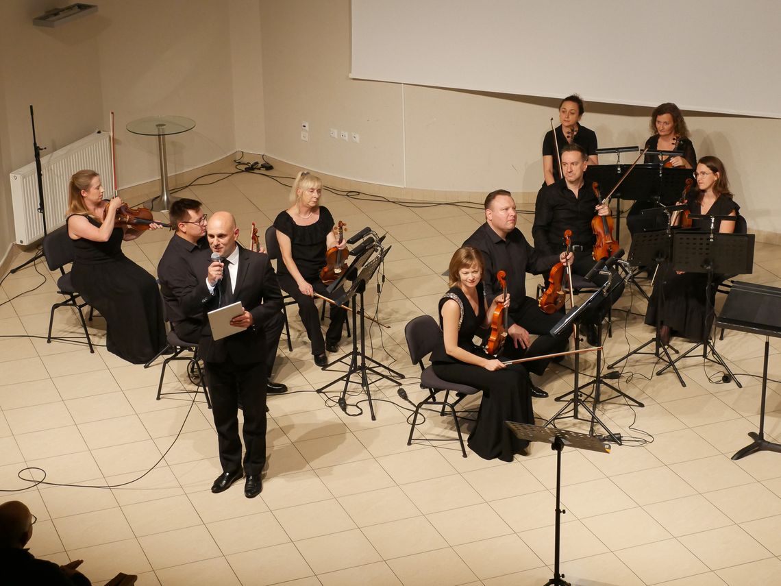 Muzyczne zakończenie lata: „Pocztówka znad Narwi” w Elblągu [GALERIA ZDJĘĆ]