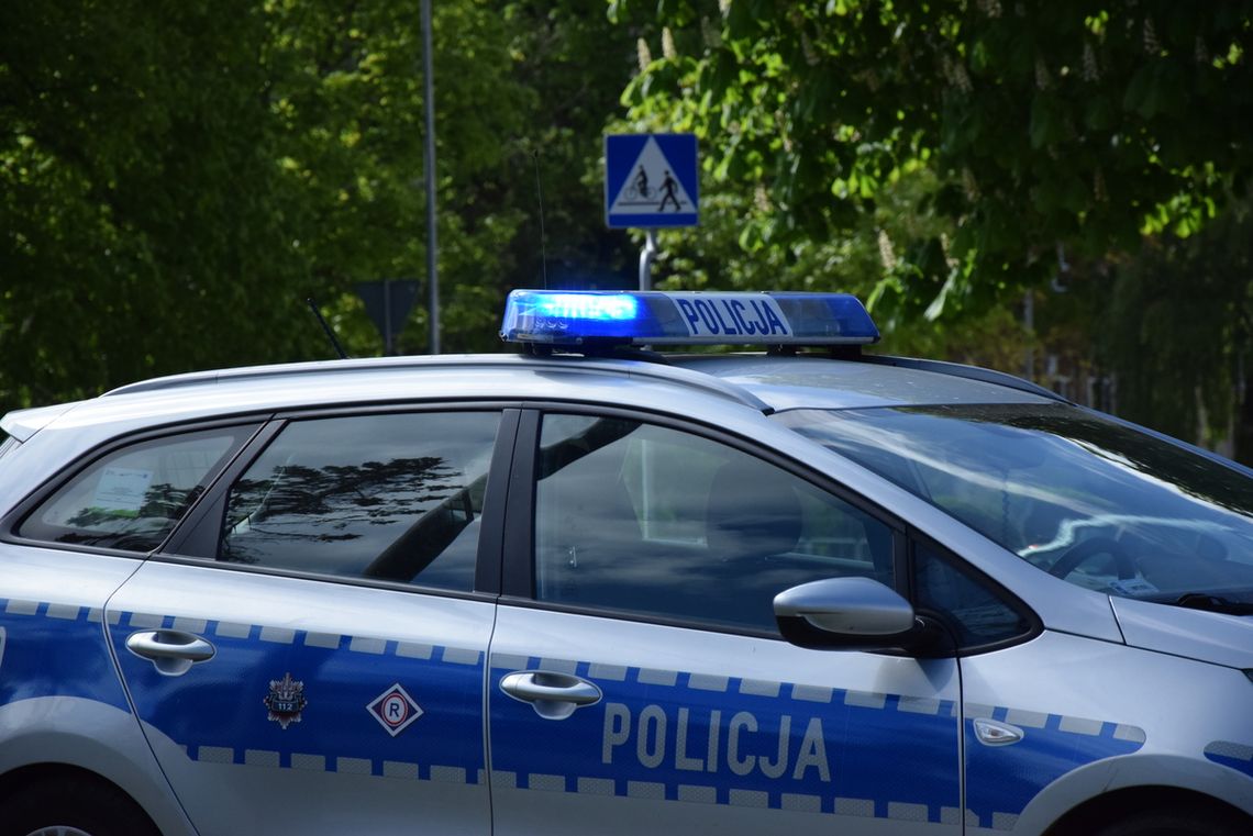 Narozrabiali i uciekli. Policja w Elblągu szuka świadków