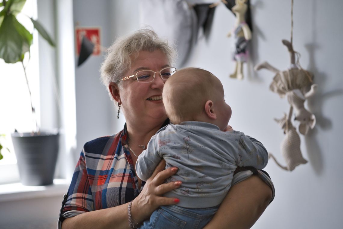 „Nie każde dziecko trzeba urodzić, żeby kochać naprawdę”. Dorota Kapuścińska o sile rodzicielstwa zastępczego „Nie każde dziecko trzeba urodzić, żeby kochać naprawdę”. Dorota Kapuścińska o sile rodzicielstwa zastępczego