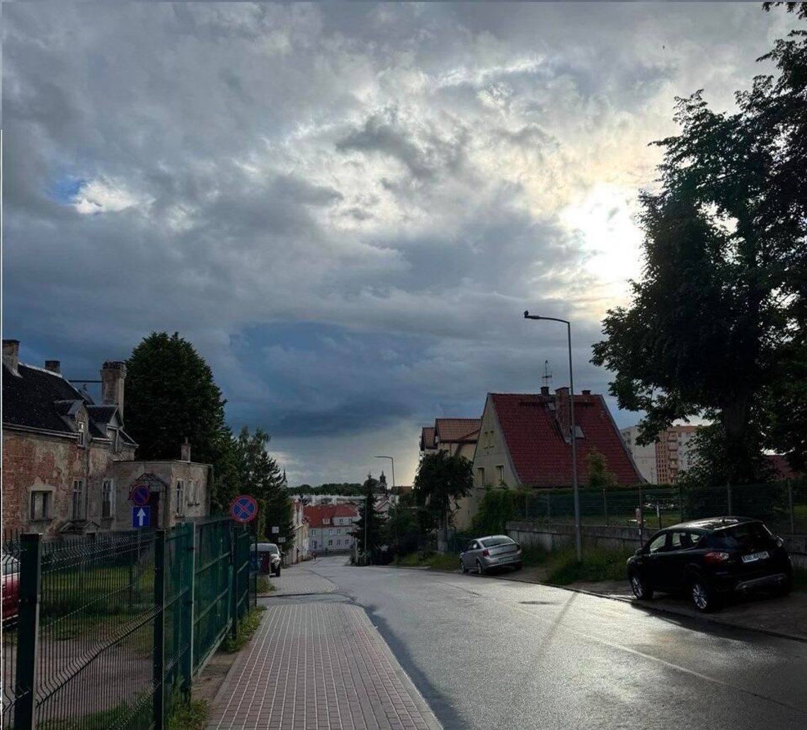 Niespokojny weekend w Elblągu i okolicach. Alert RCB dla mieszkańców regionu Niespokojny weekend w Elblągu i okolicach. Alert RCB dla mieszkańców regionu