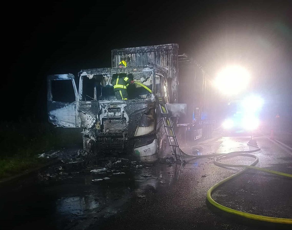 Nocny pożar na trasie Elbląg-Malbork