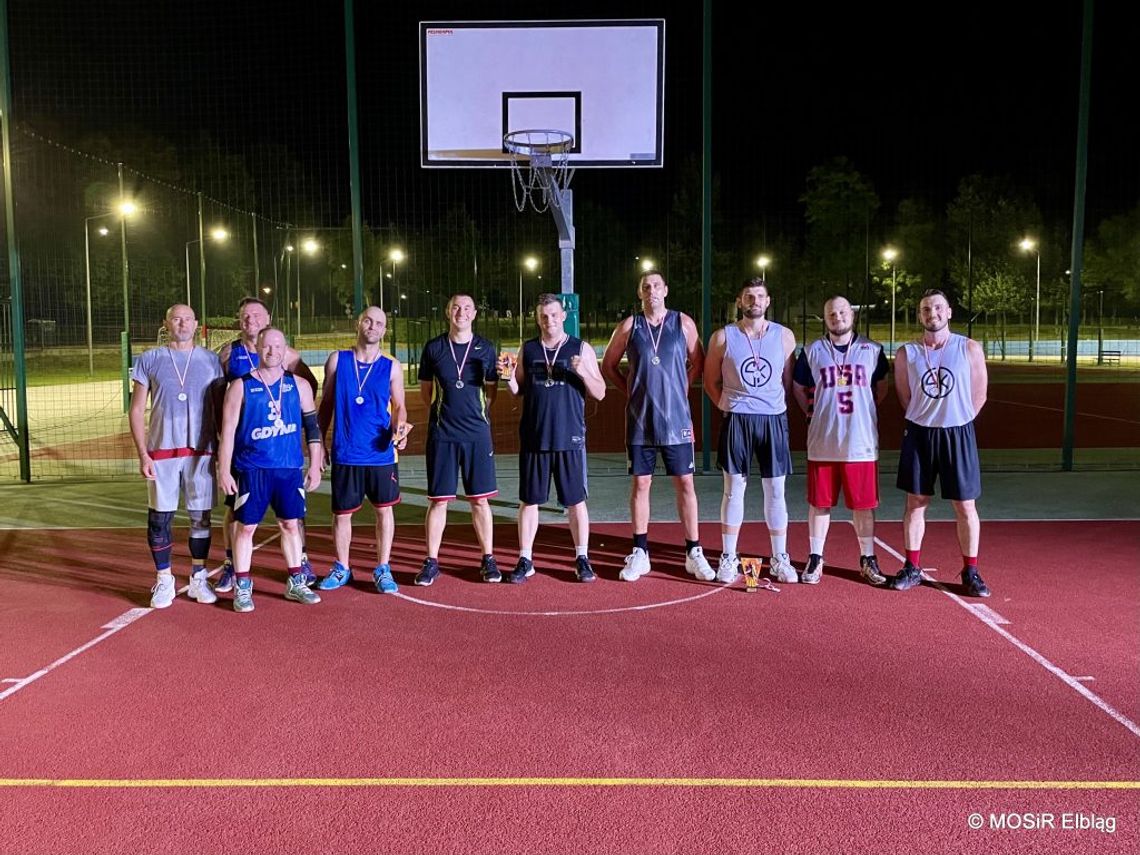 Nocny streetball na Kalbarze