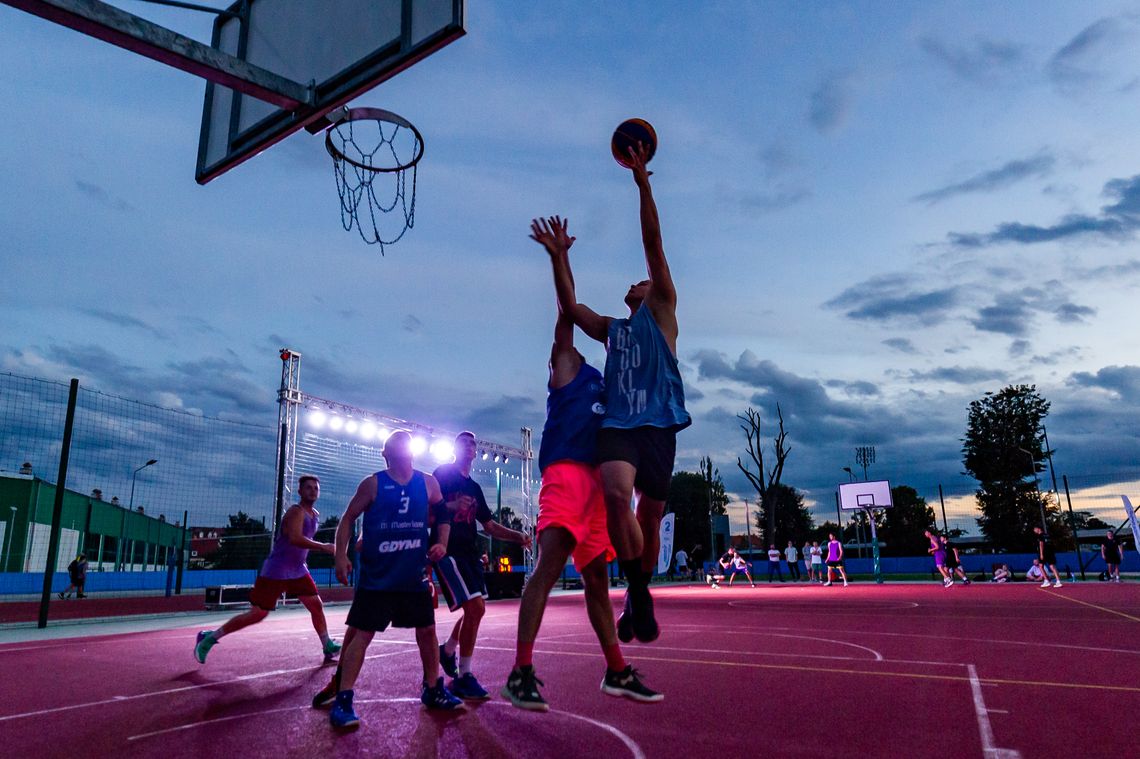 Nocny streetball z Elbasketem