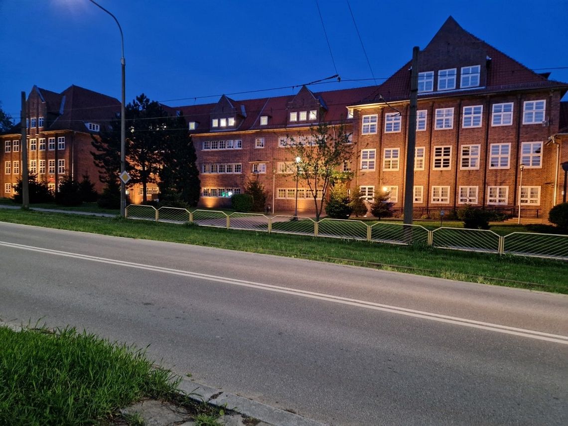 Nowa iluminacja budynku ZSG w Elblągu