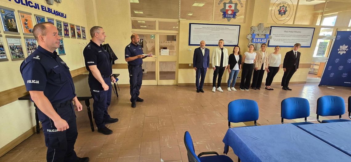 Nowi policjanci i policjantki w Elblągu [FOTO]