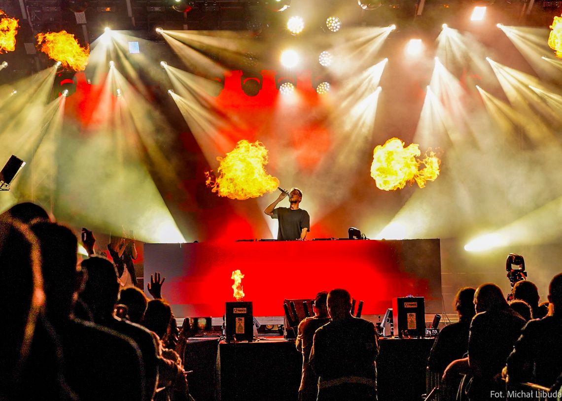 Ogień na scenie! C-Bool podczas Dni Elbląga (galeria) Ogień na scenie! C-Bool podczas Dni Elbląga (galeria)