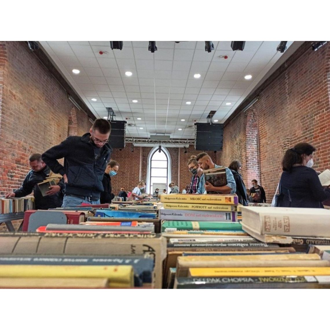 Podaruj drugie życie książkom: biblioteczny kiermasz Podaruj drugie życie książkom: biblioteczny kiermasz