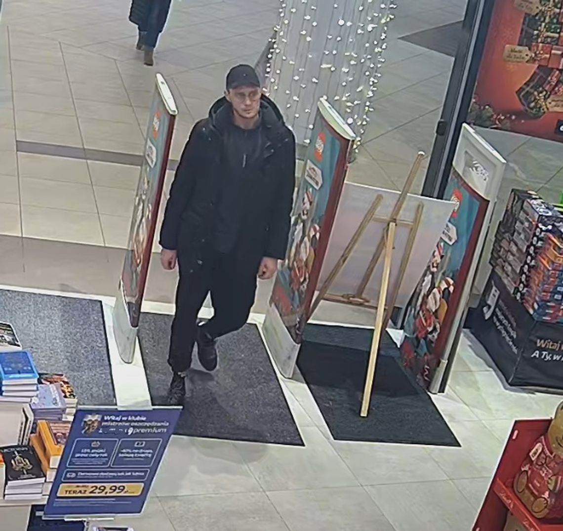Policja szuka tego mężczyzny. Nagrany był w CH Ogrody