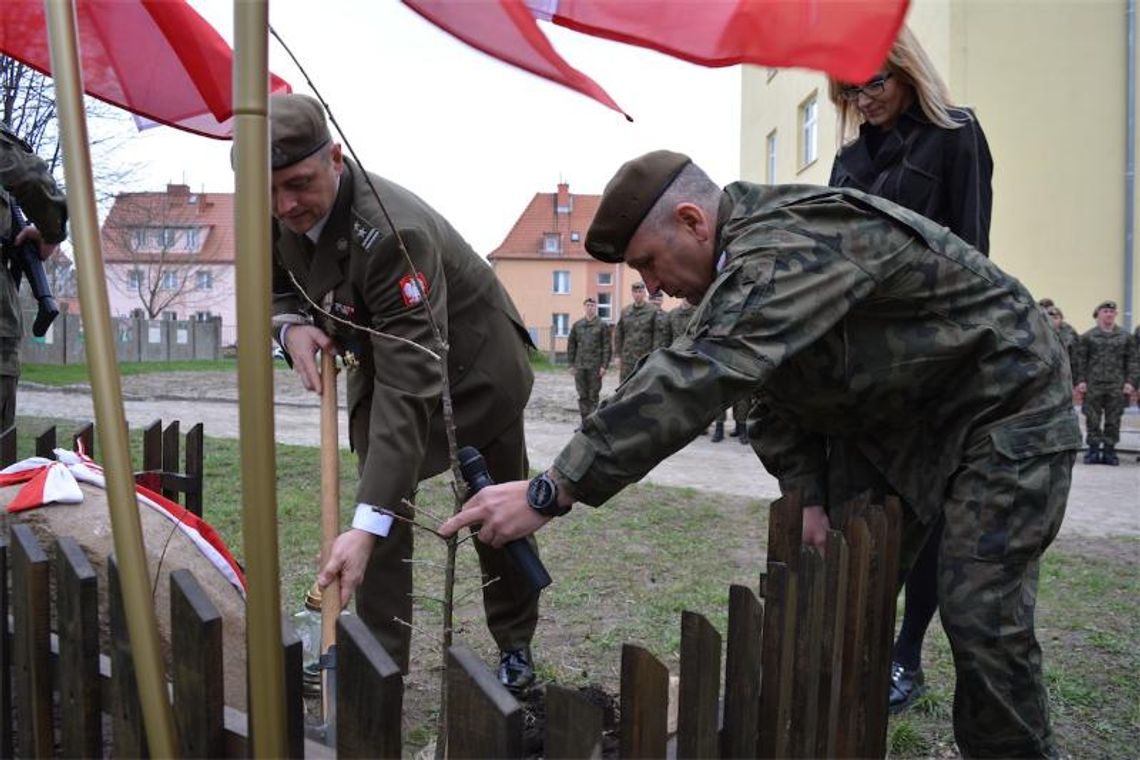 Posadzenie „Dębu Pamięci” Posadzenie „Dębu Pamięci”