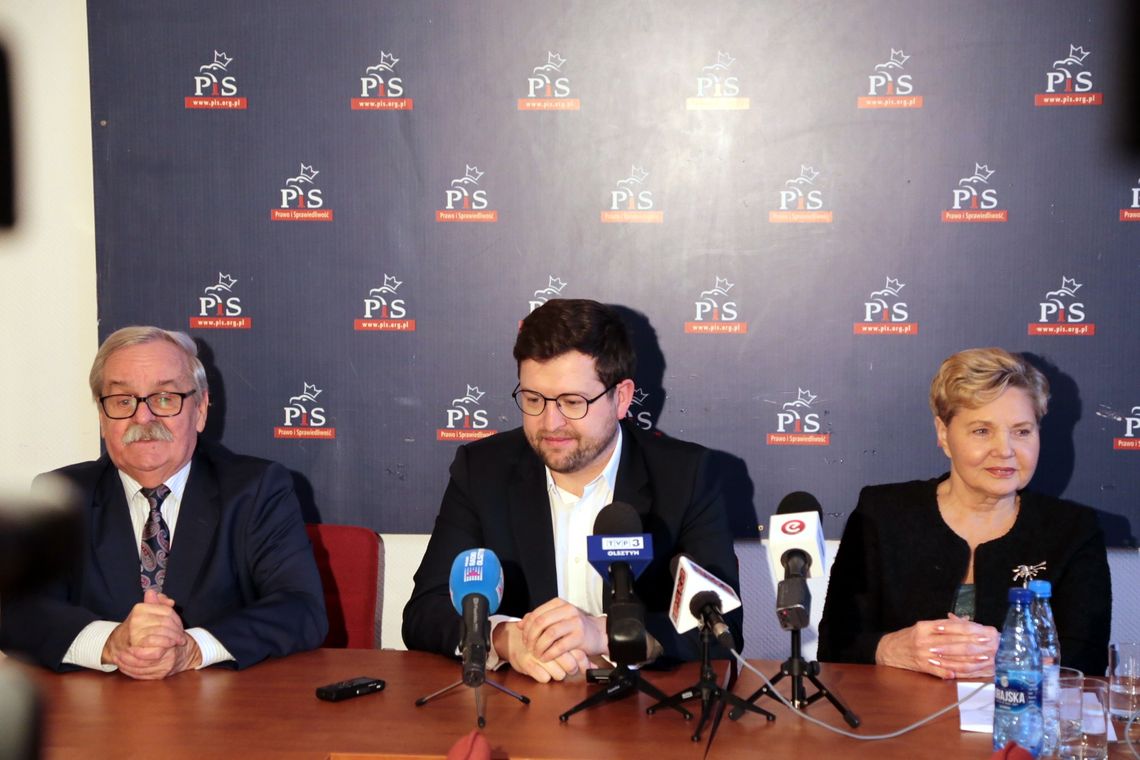 Posłowie PiS z Elbląga: podwyżki dla nauczycieli to jedno, wielkie oszustwo