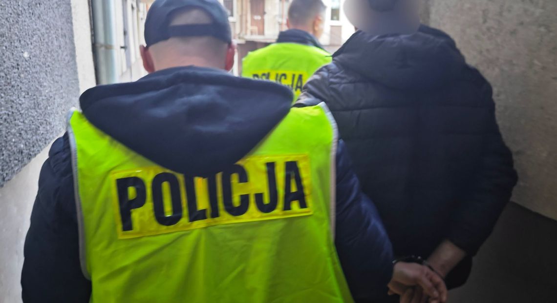 Poszukiwany od 2016 roku wrócił z zagranicy. Kryminalni czekali na niego w Elblągu