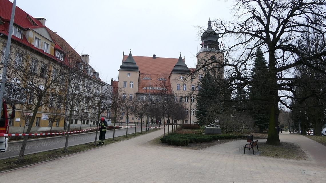 Powtórka z rozrywki. Kolejny alarm bombowy w Urzędzie Miasta w Elblągu