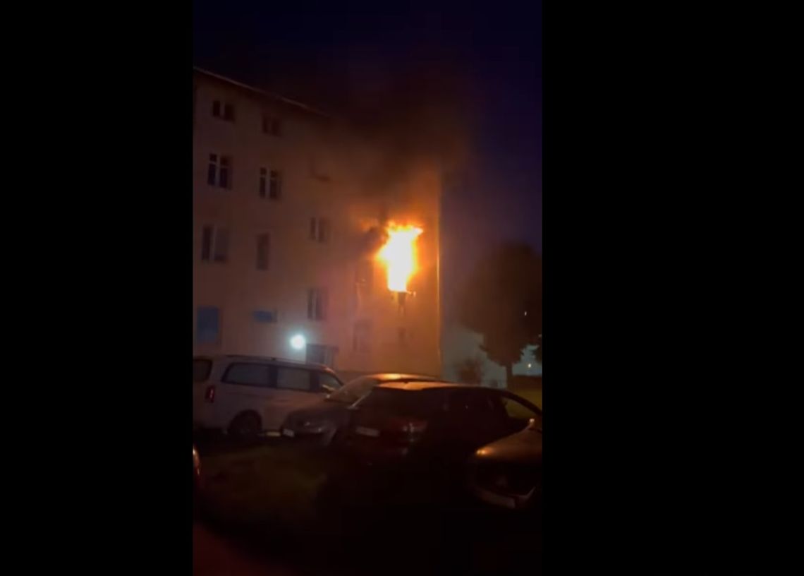 Pożar mieszkania na Płk. Dąbka. Jedna osoba ranna [WIDEO]