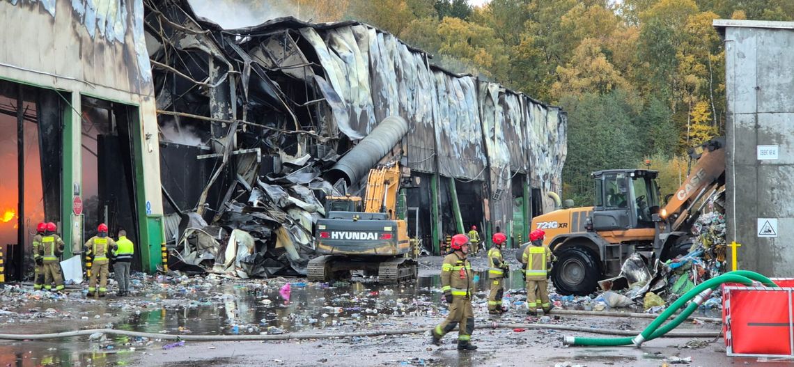 Pożar sortowni śmieci w Elblągu ugaszony. Miasto stanie przed poważnym problemem logistycznym