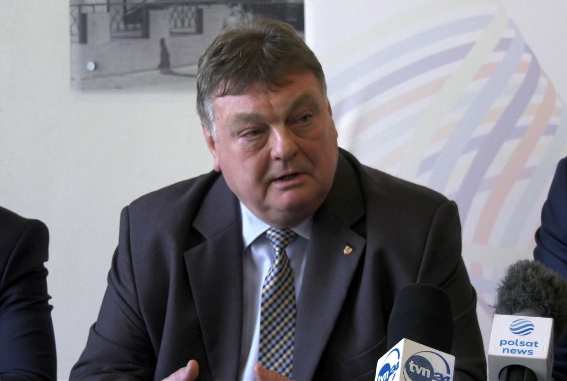 Prezydent Elbląga anulował "zarządzenie o lojalności"