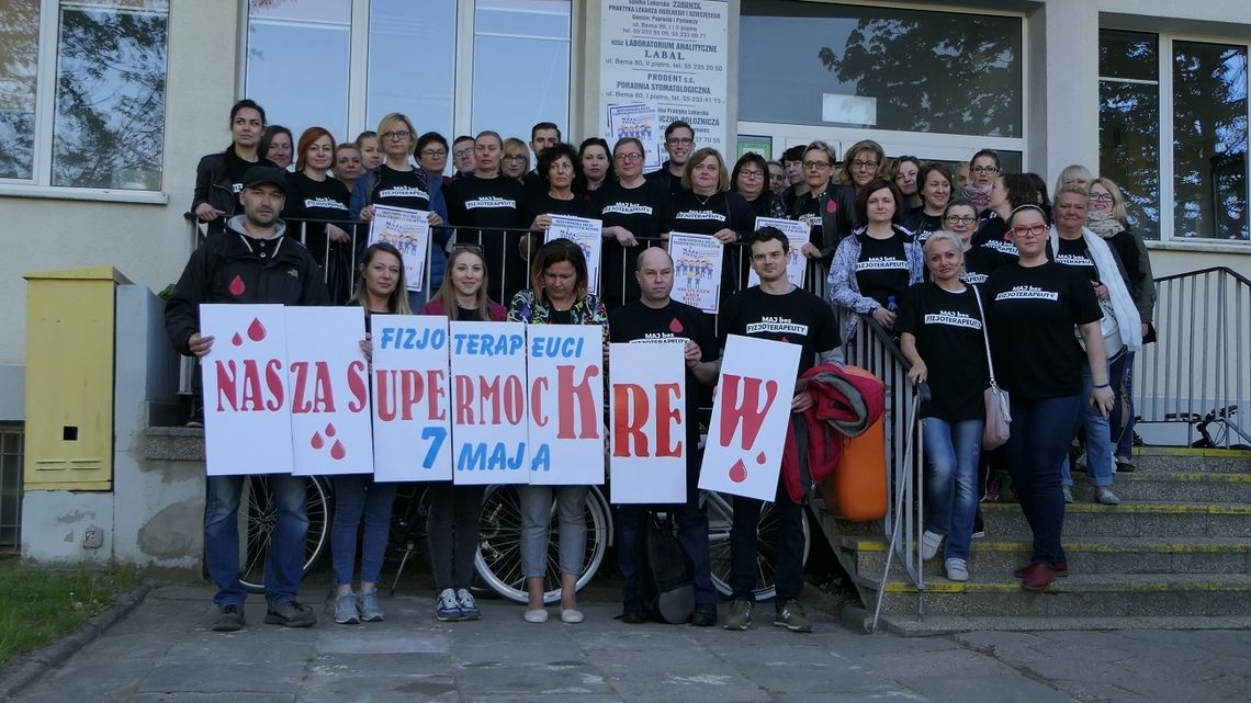 Protestują pomagając Protestują pomagając