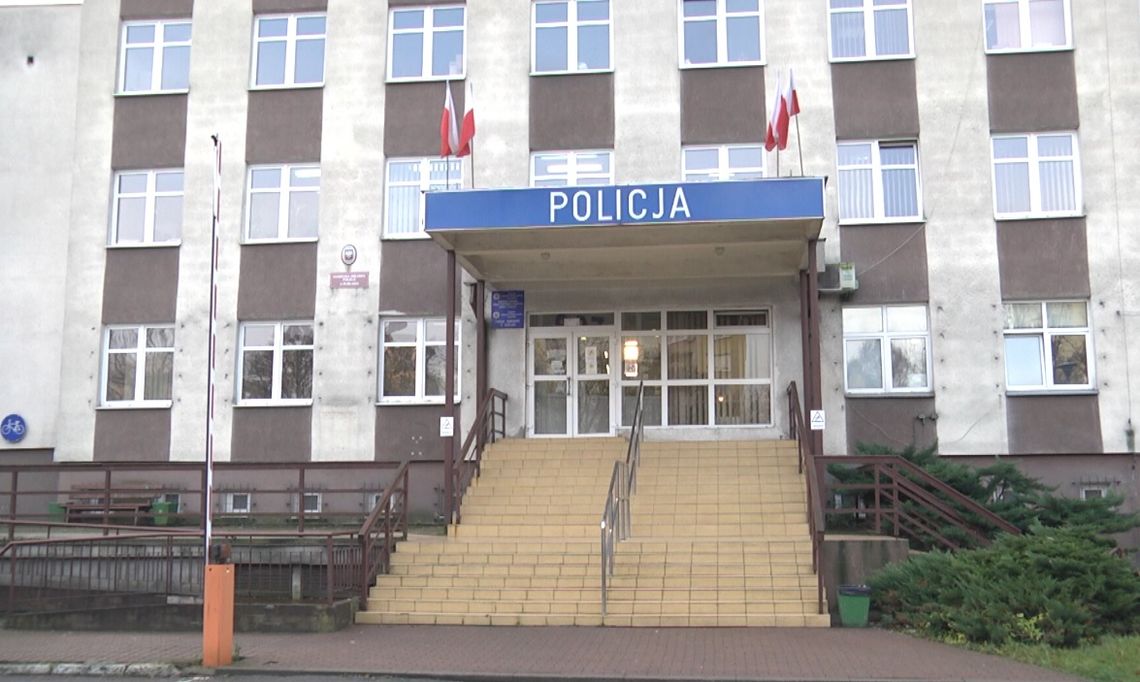 Przyniósł znaleziony plecak. Są w nim pieniądze i rzeczy osobiste