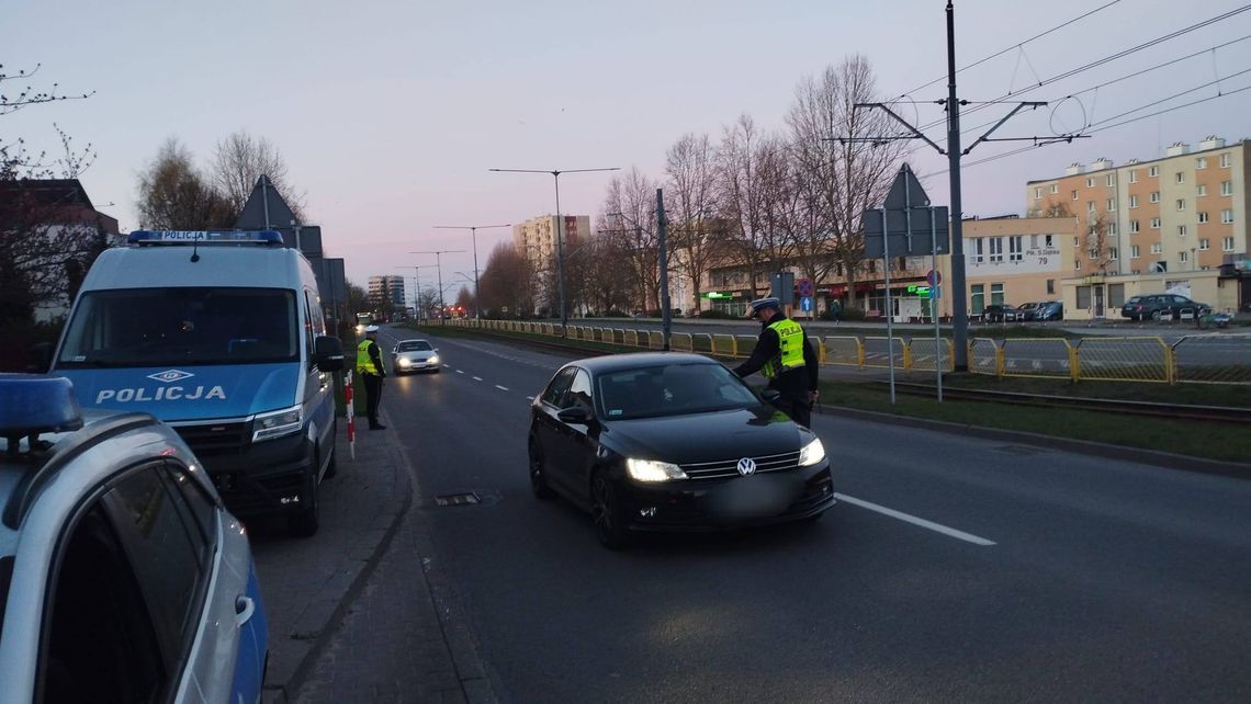 Rano wsiedli za kółko. Nie spodziewali się kontroli policji