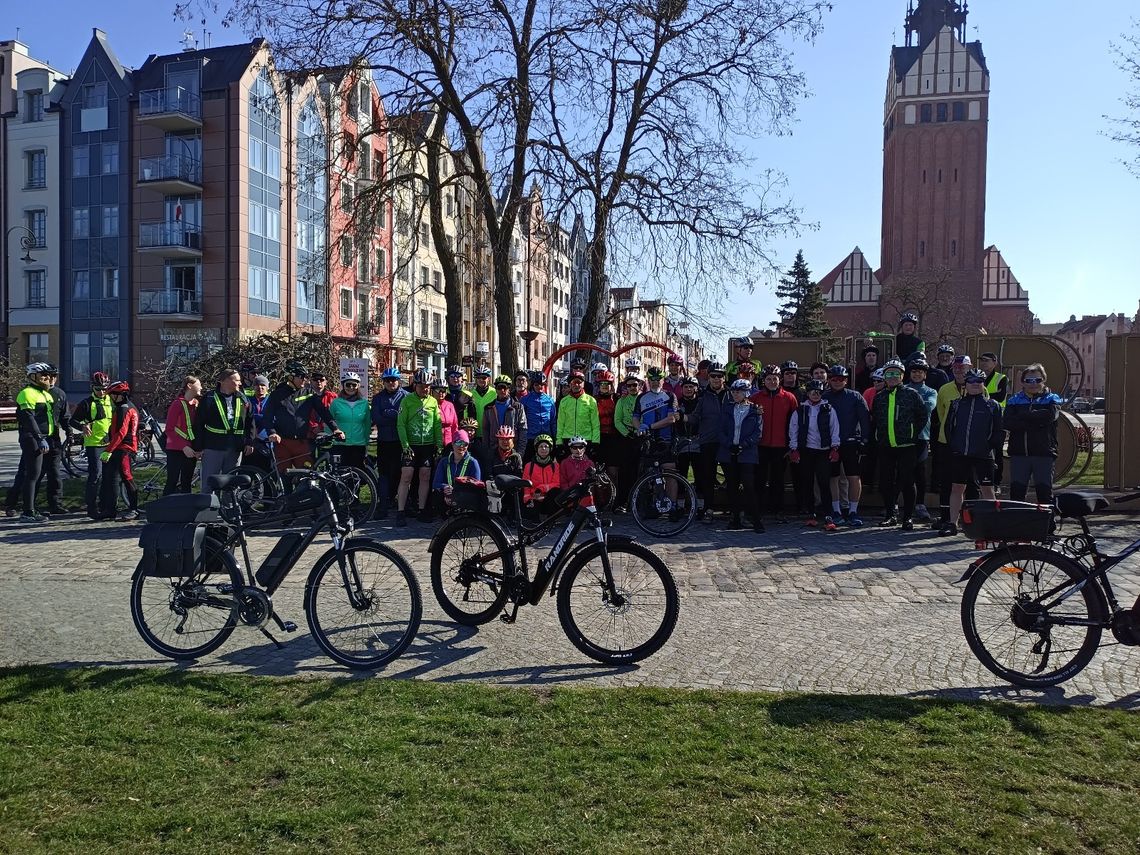 Rowerami na akwedukt w Gozdawie