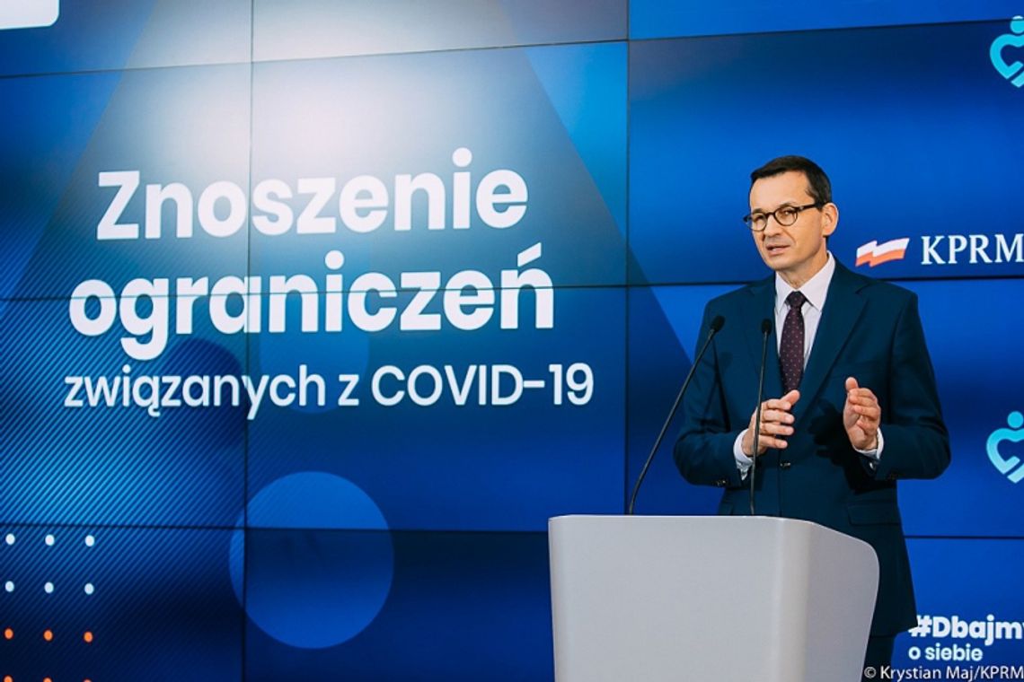 Rząd ogłosił trzeci etap łagodzenia obostrzeń. Znamy szczegóły Rząd ogłosił trzeci etap łagodzenia obostrzeń. Znamy szczegóły