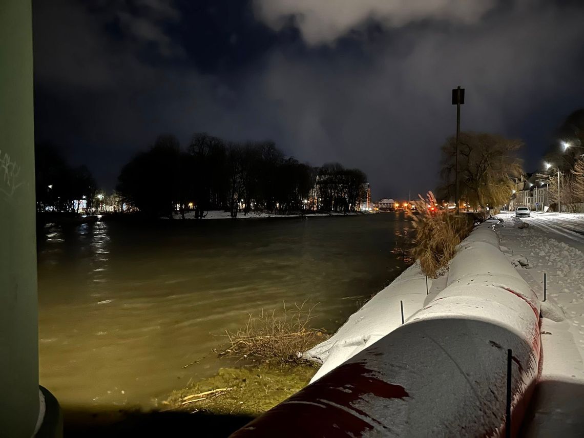 Rzeka Elbląg przekroczyła próg alarmowy