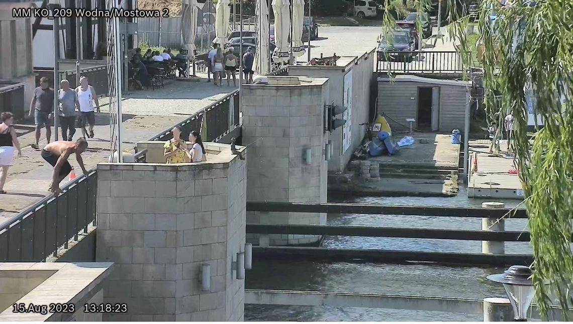 Skoczył z Mostu Wysokiego Skoczył z Mostu Wysokiego