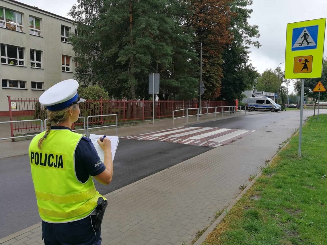 Sprawdzali oznakowanie przy szkołach