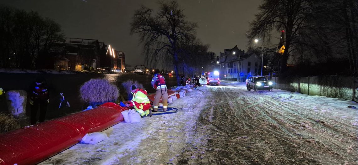 Stan rzeki Elbląg po nocy