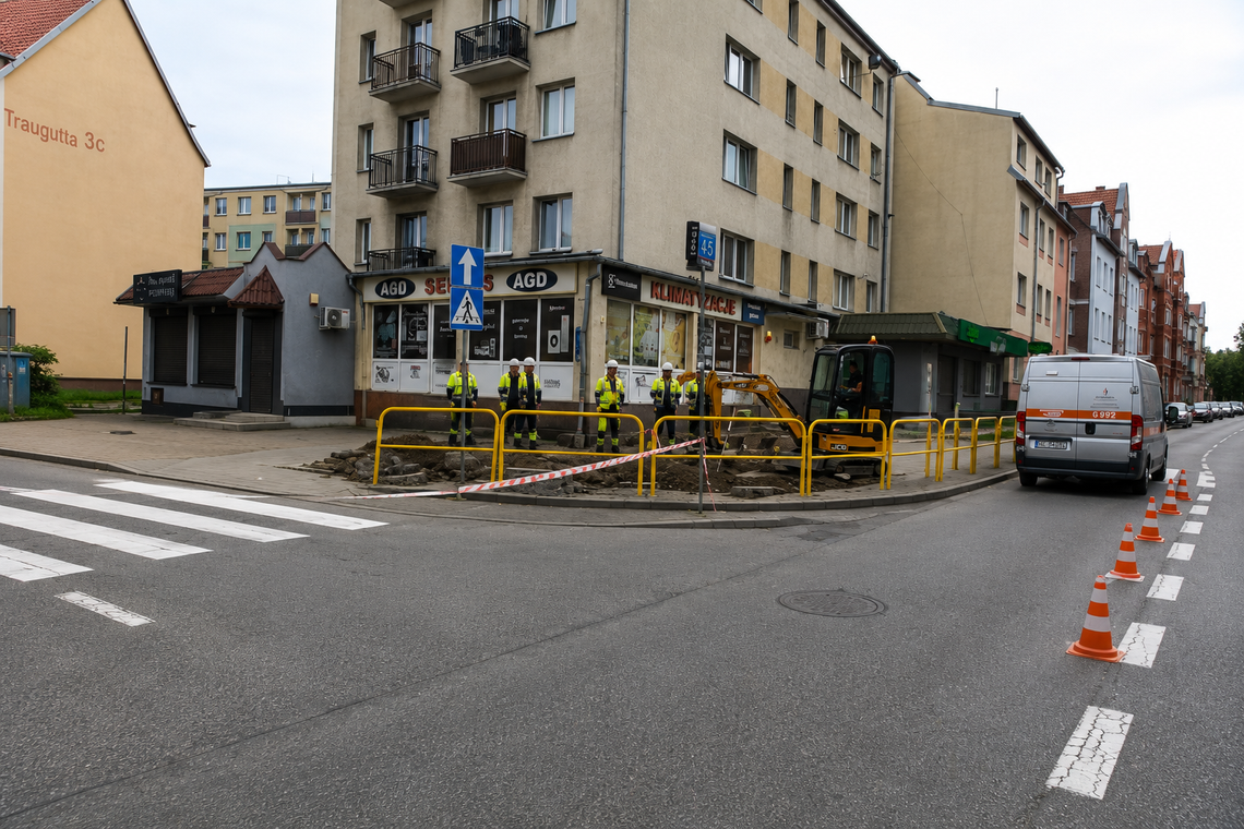 Strażacy i gazownicy na Słonecznej. Ulica częściowo zamknięta