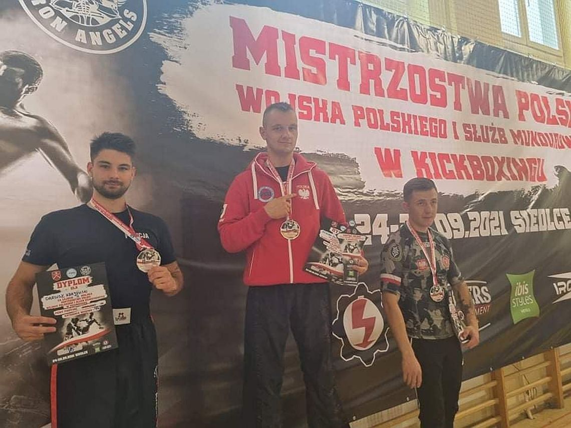 Strażak z Elbląga ponownie Mistrzem Polski Służb Mundurowych w kickboxingu