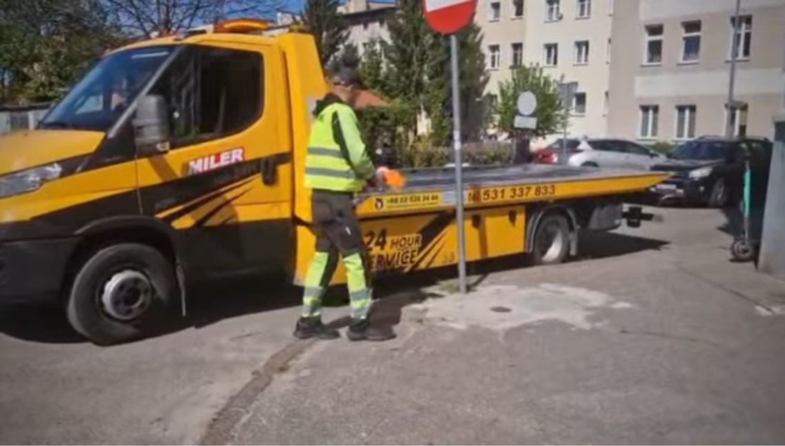 Strzeżony parking w Elblągu wypełnił się hulajnogami