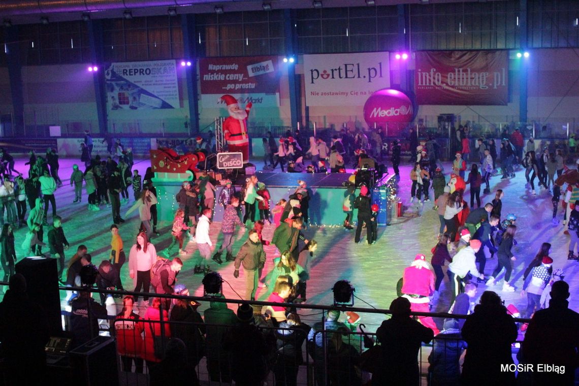 Świąteczna zabawa dla wszystkich na lodzie Świąteczna zabawa dla wszystkich na lodzie