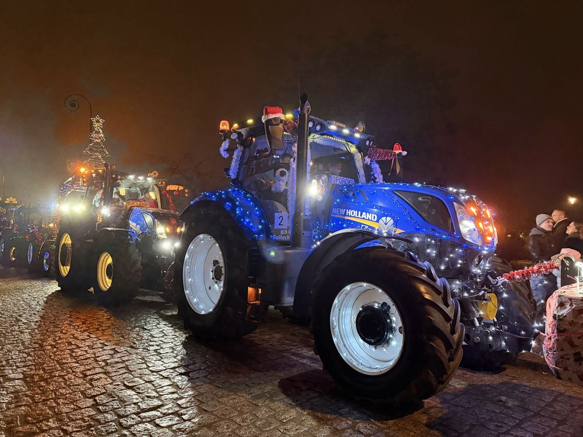 Świąteczne traktory opanowały Elbląg [FOTO]
