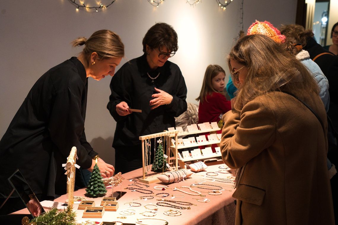 Świąteczne upominki od lokalnych twórców, rzemieślników i artystów. Czas na KierMAH Świąteczne upominki od lokalnych twórców, rzemieślników i artystów. Czas na KierMAH