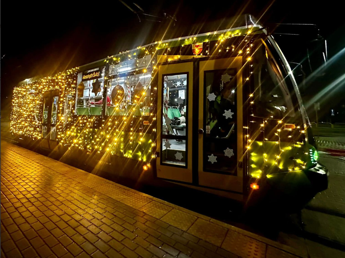 Świąteczny tramwaj wraca na elbląskie tory. Start już jutro! Świąteczny tramwaj wraca na elbląskie tory. Start już jutro!