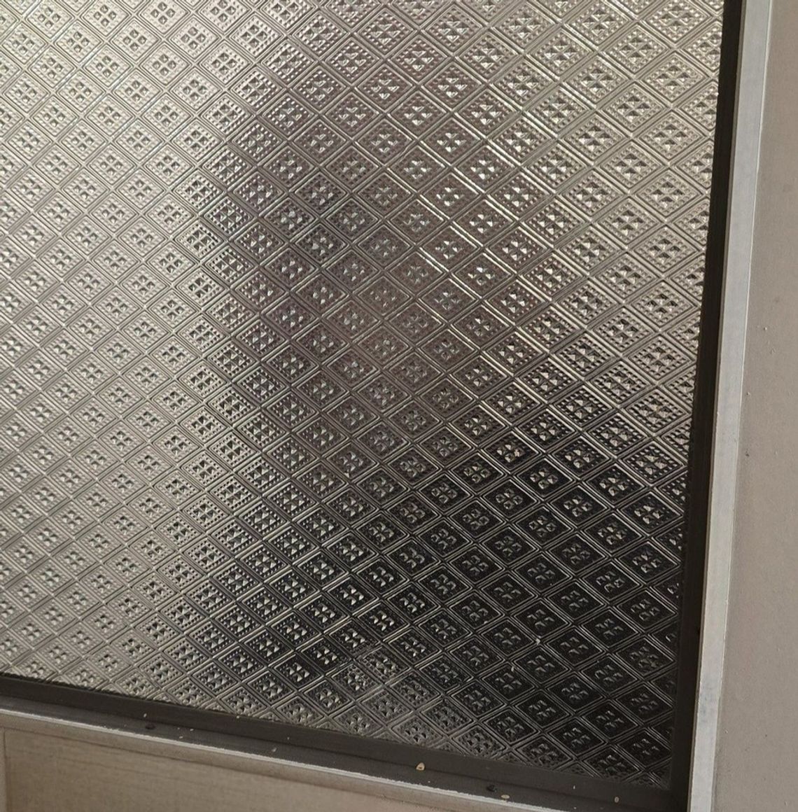 Ukrywał się od 2005 roku! Wpadł w Elblągu… schowany w łazience