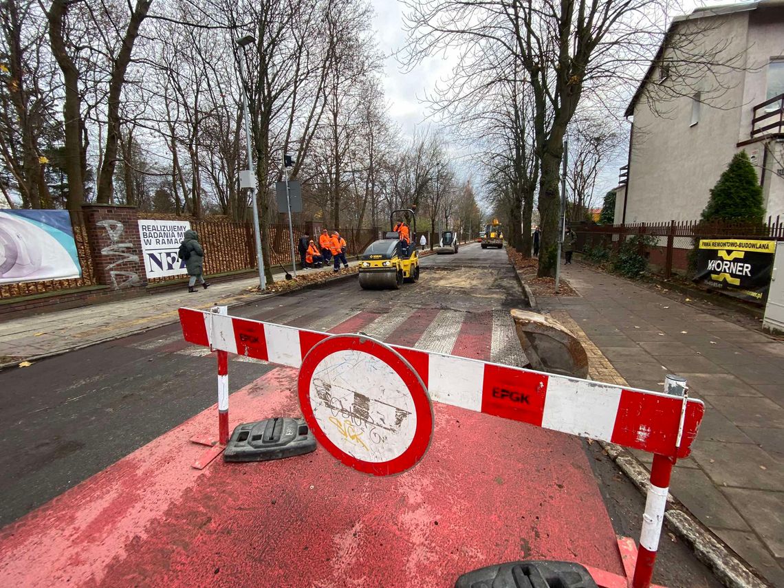 Ulica Komeńskiego zablokowana w obu kierunkach