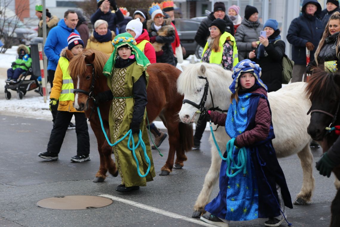 Ulicami Elbląga przeszedł Orszak Trzech Króli [FOTO]