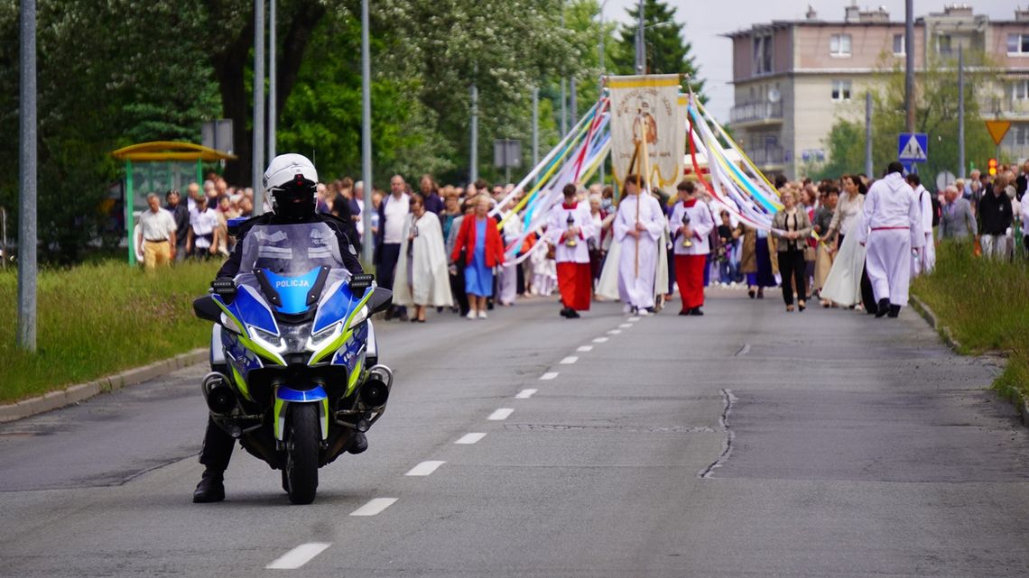 Ulicami Elbląga przeszły procesje Bożego Ciała [FOTO]
