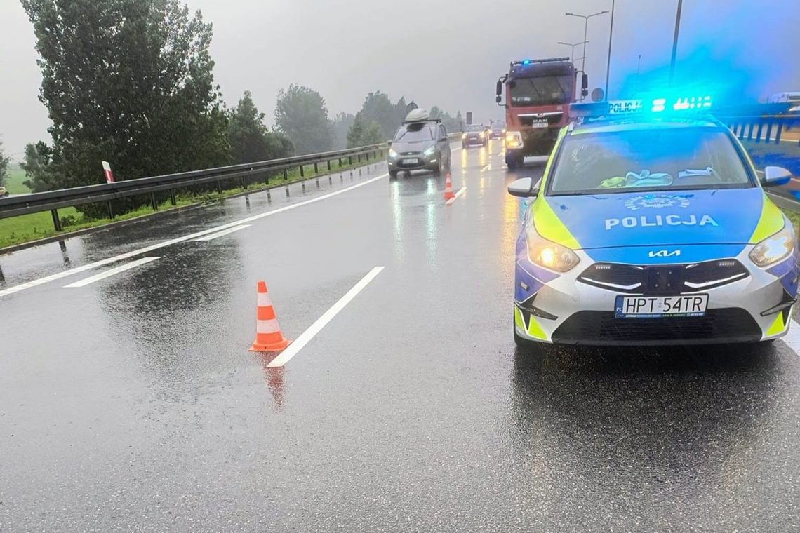 Utrudnienia na S7. Jeden pas zablokowany Utrudnienia na S7. Jeden pas zablokowany