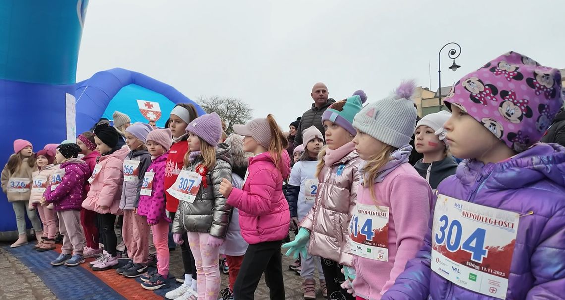 W Elblągu najmłodsi i najstarsi wybiegali Niepodległość [WIDEO]