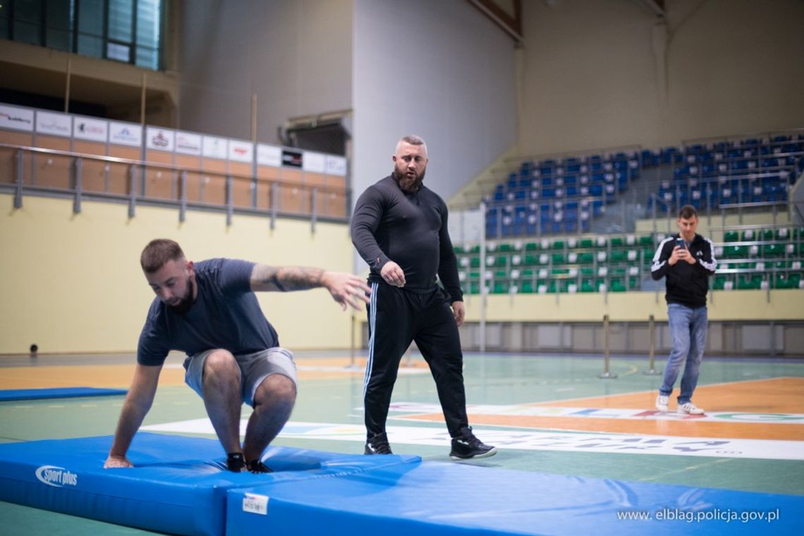 W Elblągu walczyli z czasem, zmęczeniem i przeszkodami