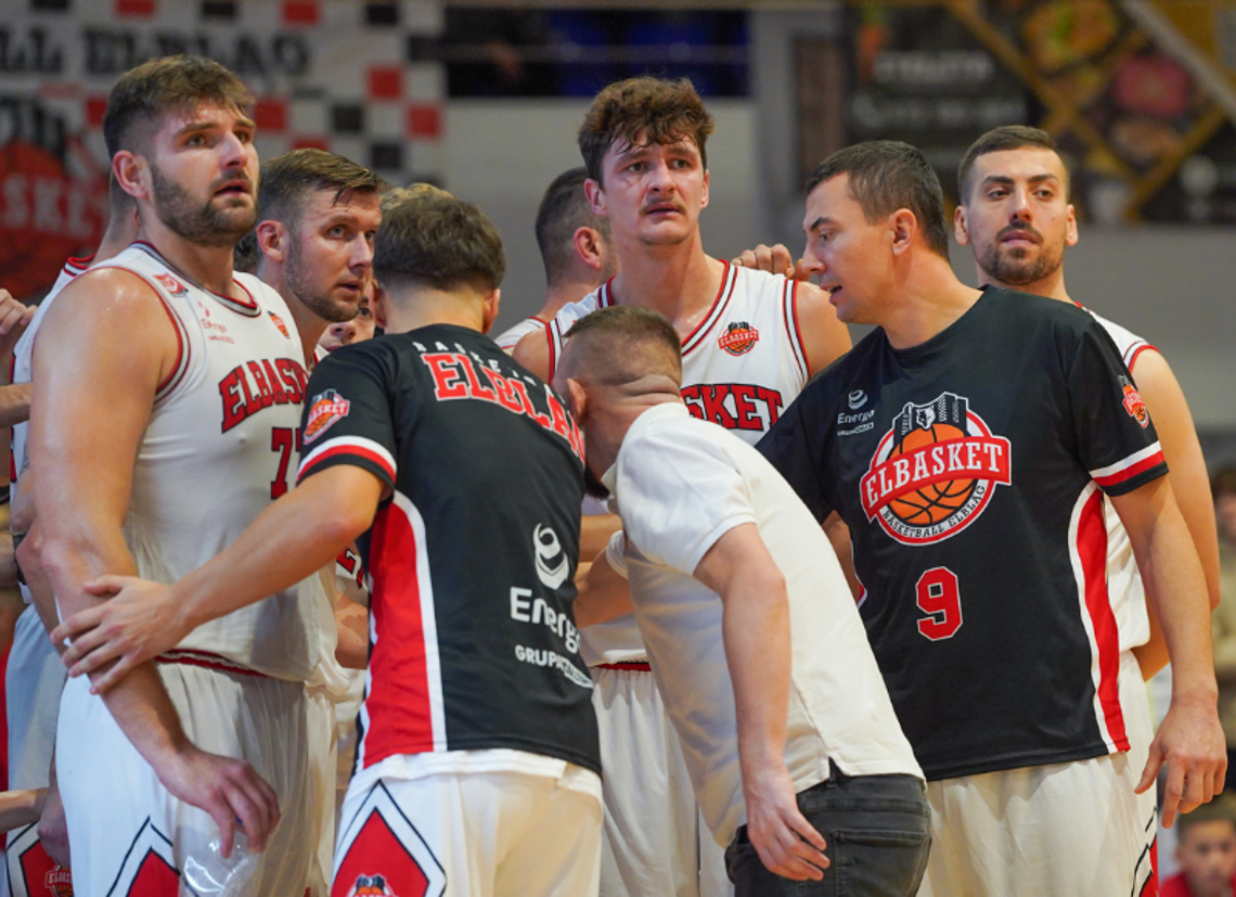 Waleczny Elbasket przegrał z Arką (galeria)