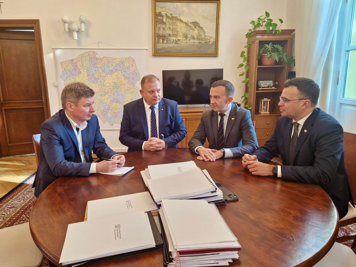 Warszawa reaguje na pożar w Elblągu. Rządowe wsparcie jeszcze w tym roku Warszawa reaguje na pożar w Elblągu. Rządowe wsparcie jeszcze w tym roku