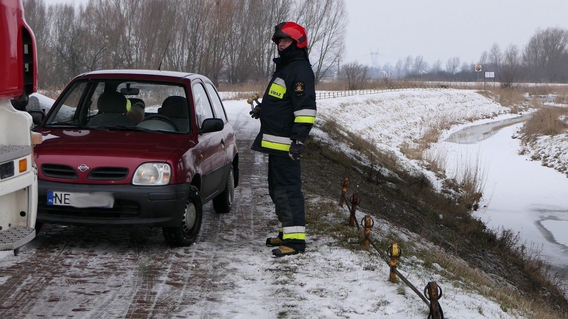 Wjechała do rzeki na Junaków