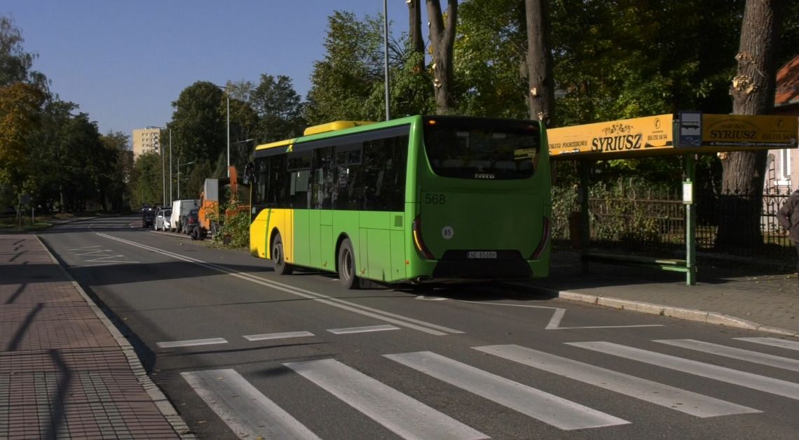 Wybierając się na cmentarz - uważaj na kieszonkowców [WIDEO]