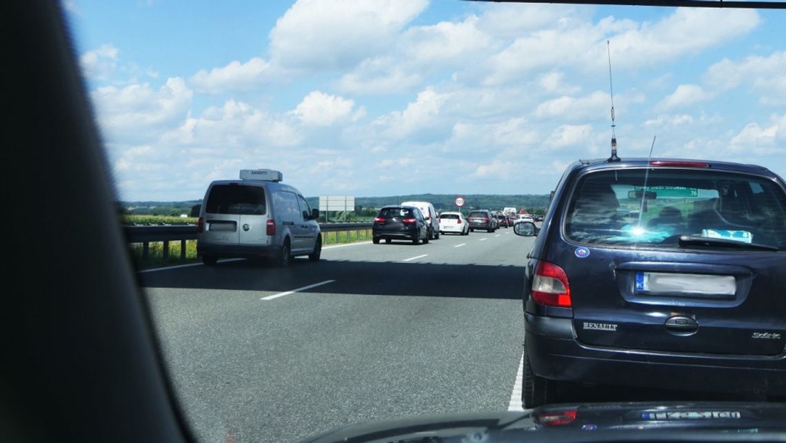 Wypadek motocyklisty na S7. Mężczyzna w stanie ciężkim